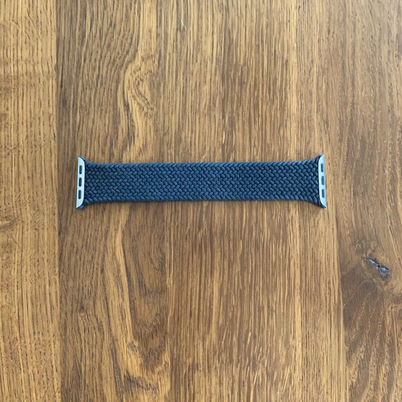 APPLE Watch Braided Solo Loop Watch Band Size 4 40mm Charcoal Black Genuine - Picture 3 of 7